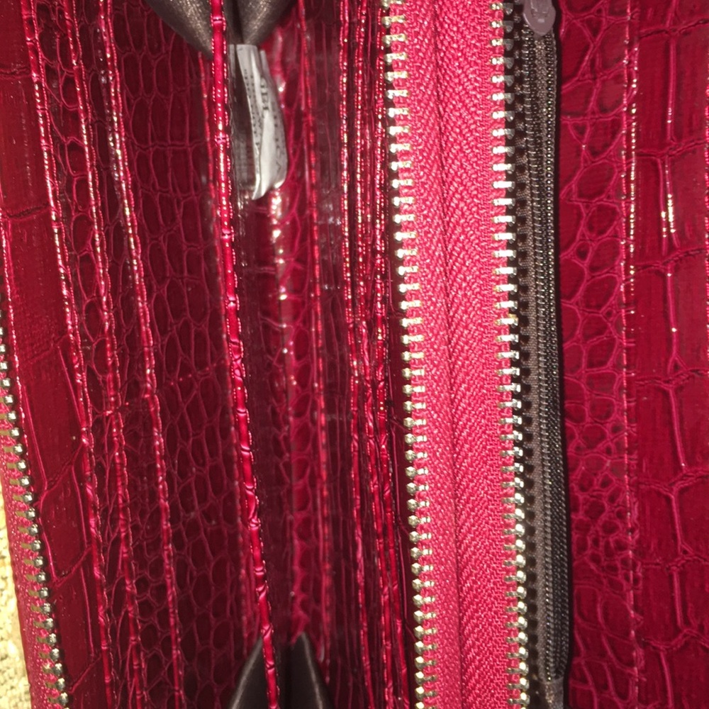Red purse - Picture 2 of 3
